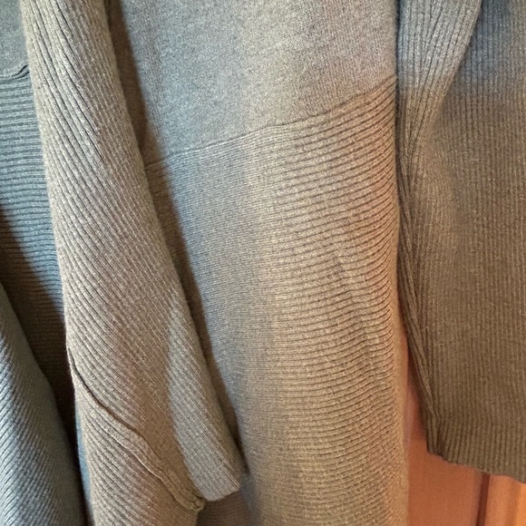 Dreamers by Debut long sleeve olive green cardigan, size L - Picture 2 of 2